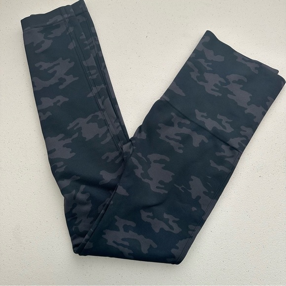 SPANX  camo high waist leggings - Picture 4 of 8